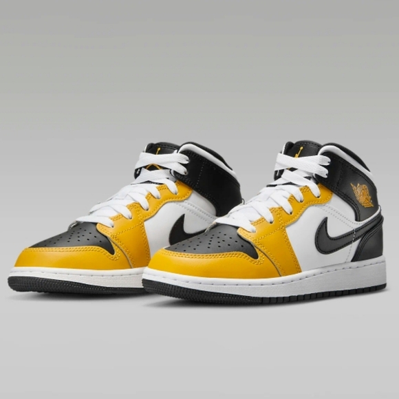Jordan Shoes - AIR JORDAN 1 MID 5.5Y /7W